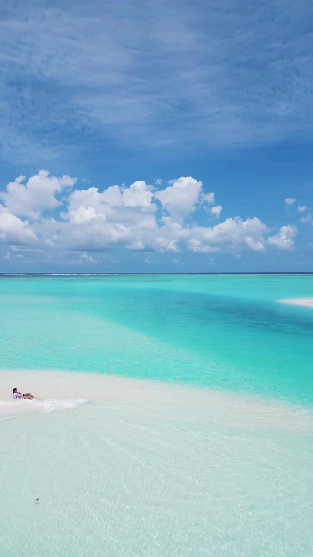 How lucky am I to be able to call this place my home? #Maldives #Paradise #IslandLife #TropicalVibes #BeachLife #TravelGoals #TravelInspo #DreamDestination #SunSandSea #LuxuryTravel #MaldivesVacation #VisitMaldives #HoneymoonDestinations #FYP #Viral #Explore #Trending #ukulhas #ukulhasmaldives