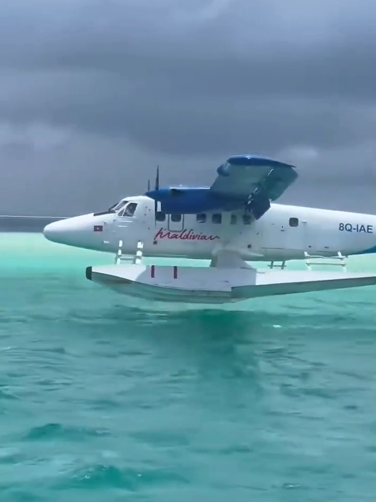 Water plane landing,, #maldives #plane #planelanding #maldivestiktok #nike #losangeles #hulumale#waterplane#biman#viral#viralvideo #maldivesislands #m.a.sijan11 #mafushiisland #maldives🇲🇻 #addidas #king