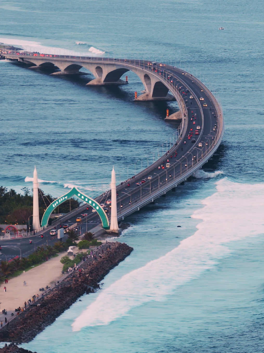 The Sinamal&eacute; Bridge&mdash;also known as the China&ndash;Maldives Friendship Bridge&mdash;is the first cross-sea bridge in the Maldives, marking a major milestone in the country&rsquo;s infrastructure #sinamalebridge #malecity