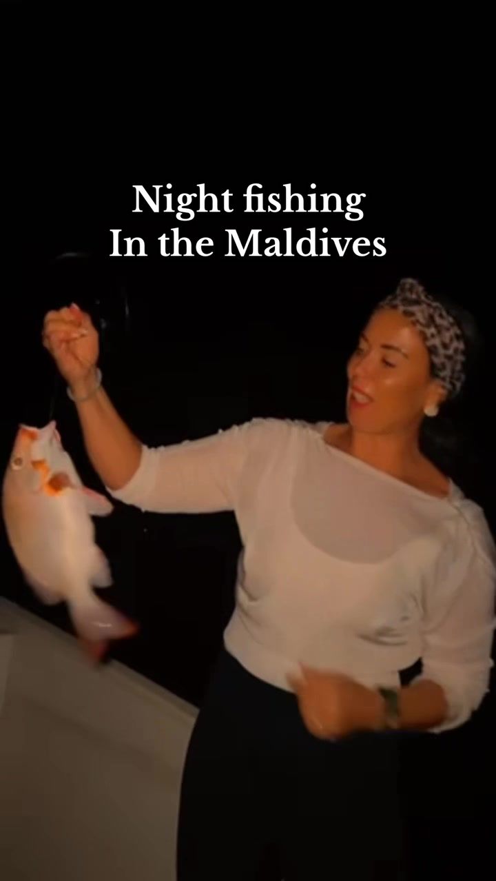 🎣 Night Fishing Vibes &ndash; Maldives Edition 🌙 Under the starry sky, the world slows down. You come for the fish but end up catching peace. 🌊✨ #MaldivesNights #nightfishing #maldives #suomitiktok #fyp