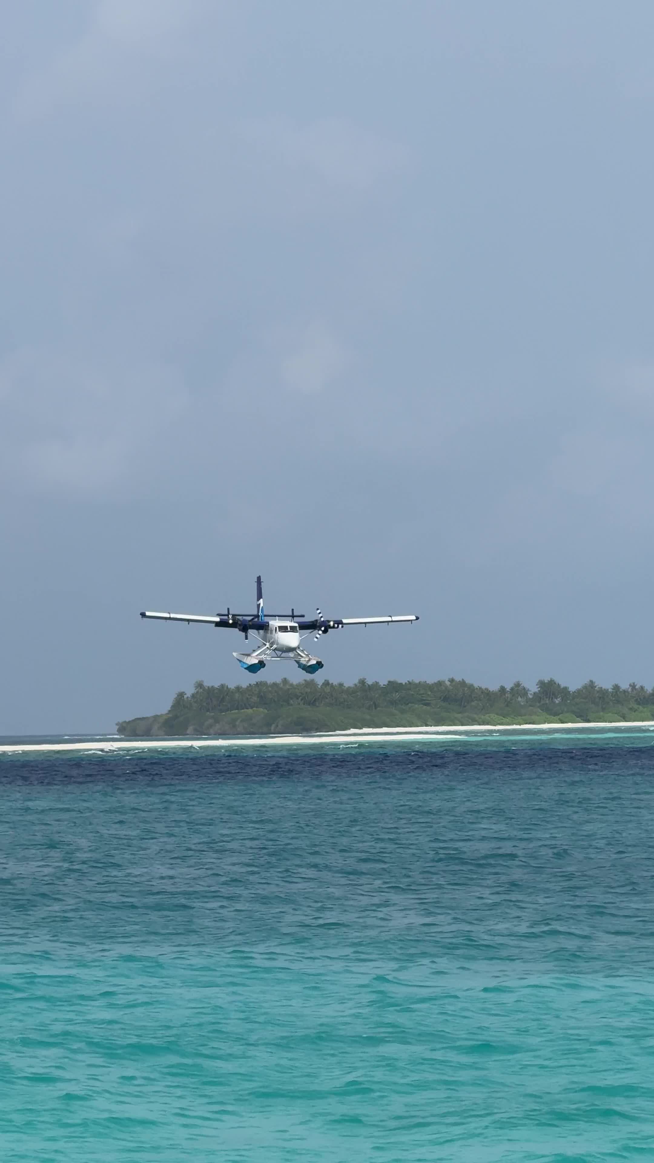 #maldives #seaplane #viraltiktok #moments #pilotlife