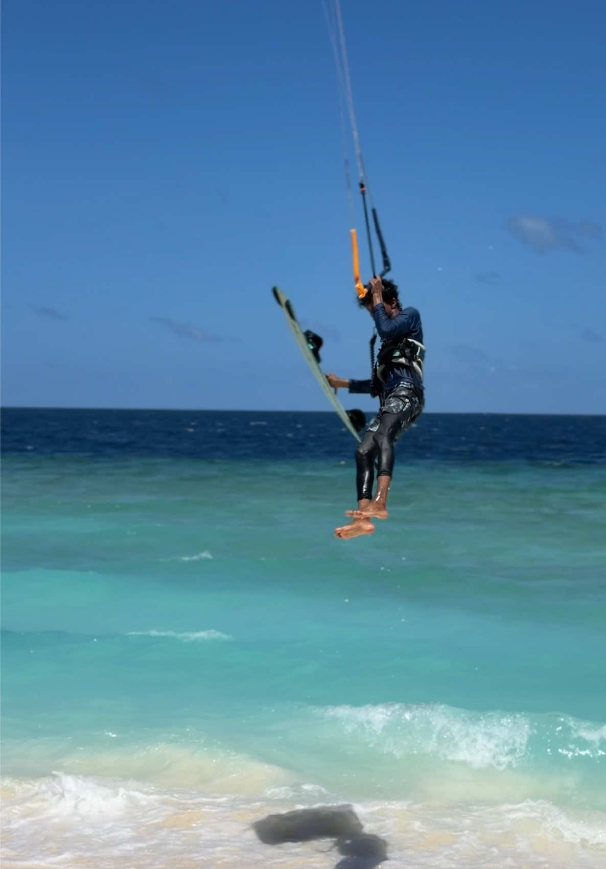 Best way to end the session 🤙😍 &bull; 🎥: @Kiteboarding Ukulhas  #sunbum #sunbummaldives #kiteboard #fyp #xyzabc
